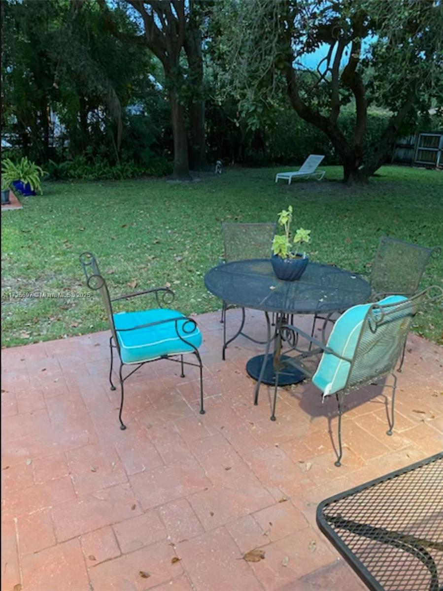 CAROLE HELMS MANOR - Residential