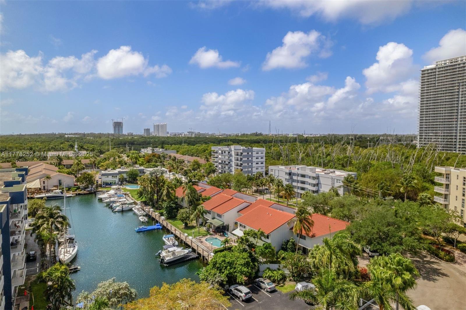 DRIFTWOOD COVE TOWNHOUSES - Residential