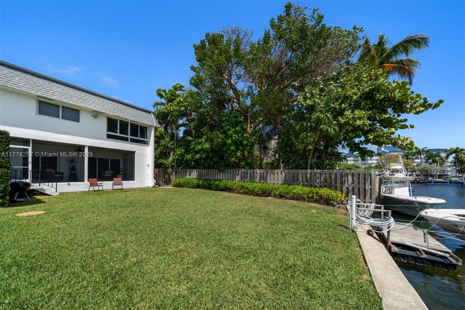DRIFTWOOD COVE TOWNHOUSES - Residential