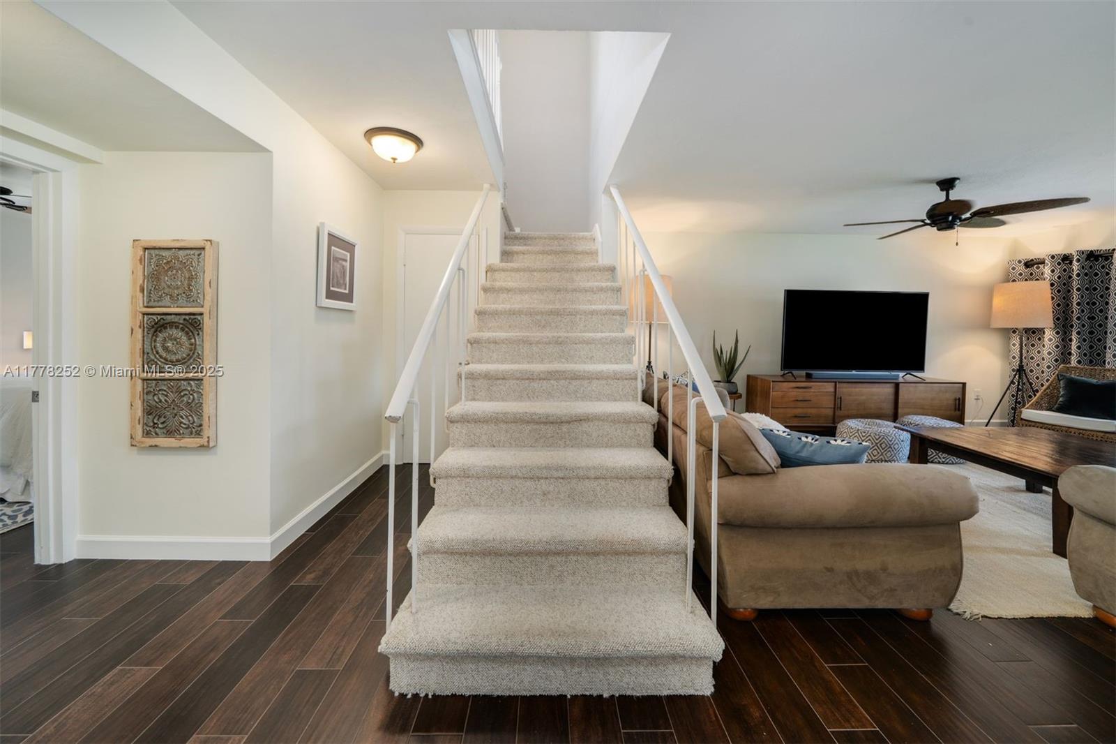 DRIFTWOOD COVE TOWNHOUSES - Residential