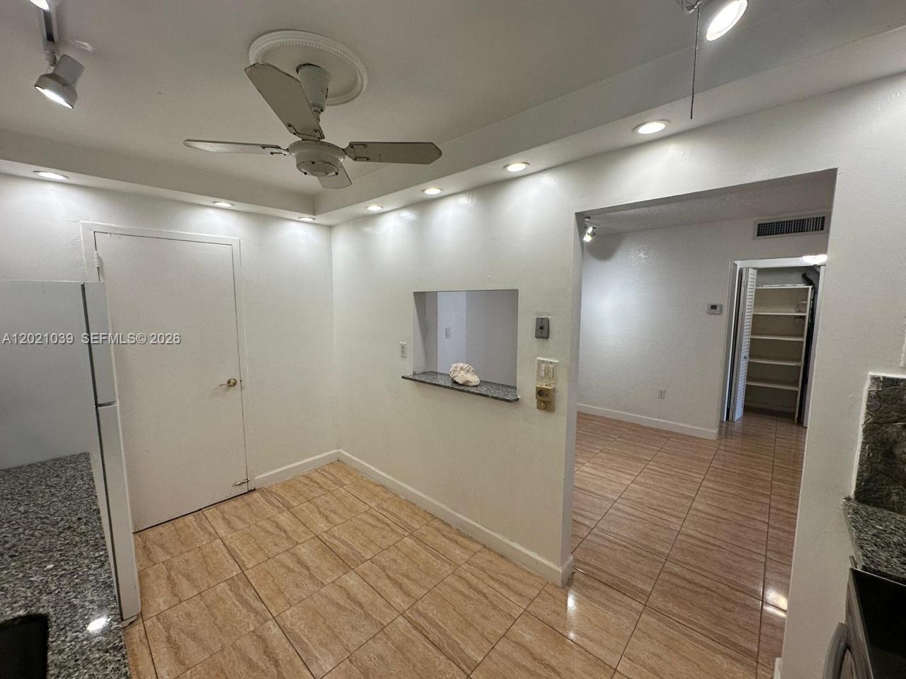 THREE HORIZONS NORTH COND - Residential