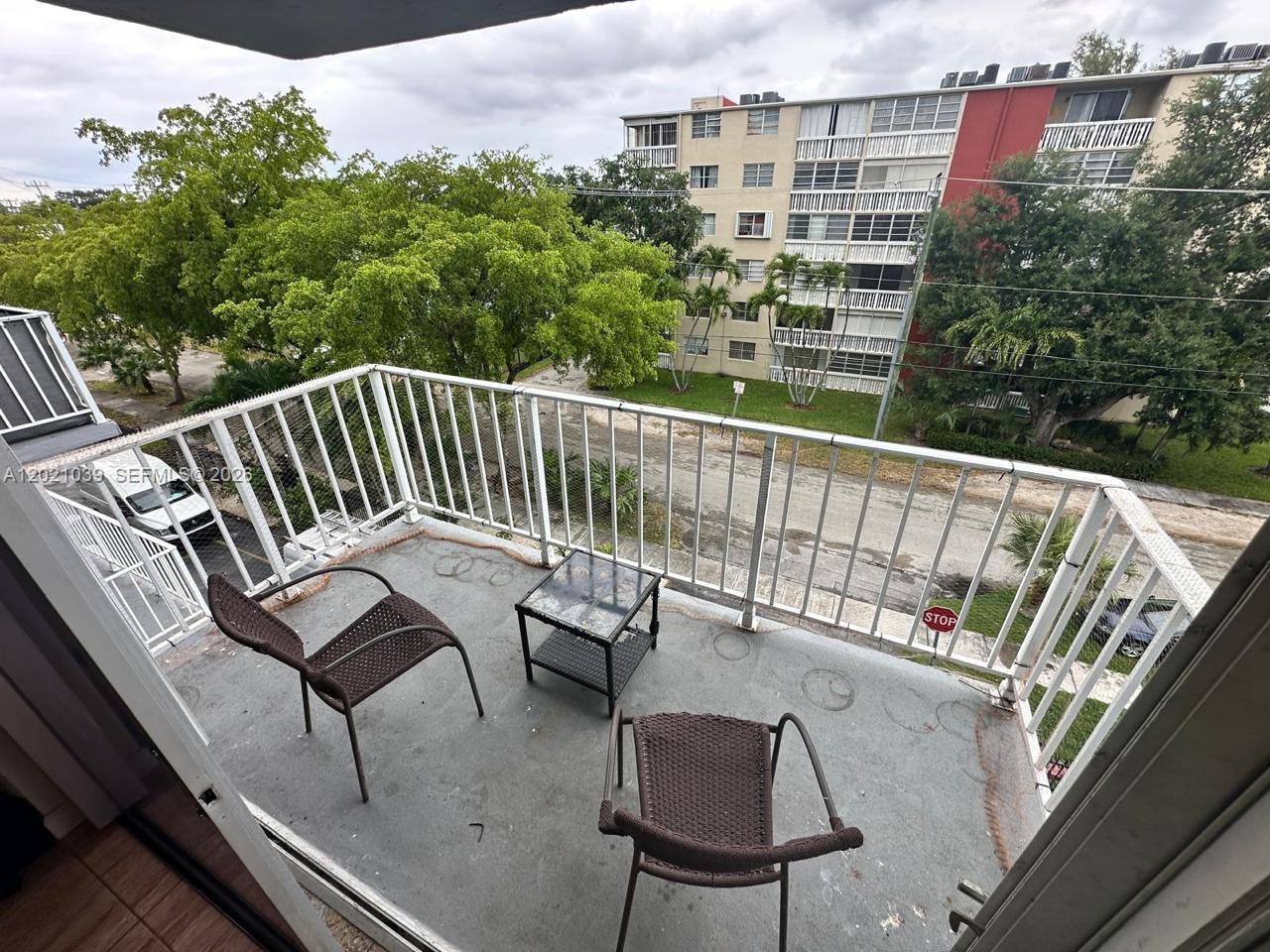 THREE HORIZONS NORTH COND - Residential