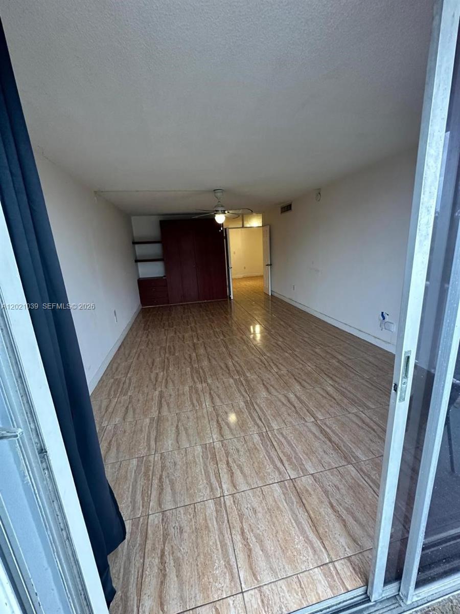 THREE HORIZONS NORTH COND - Residential