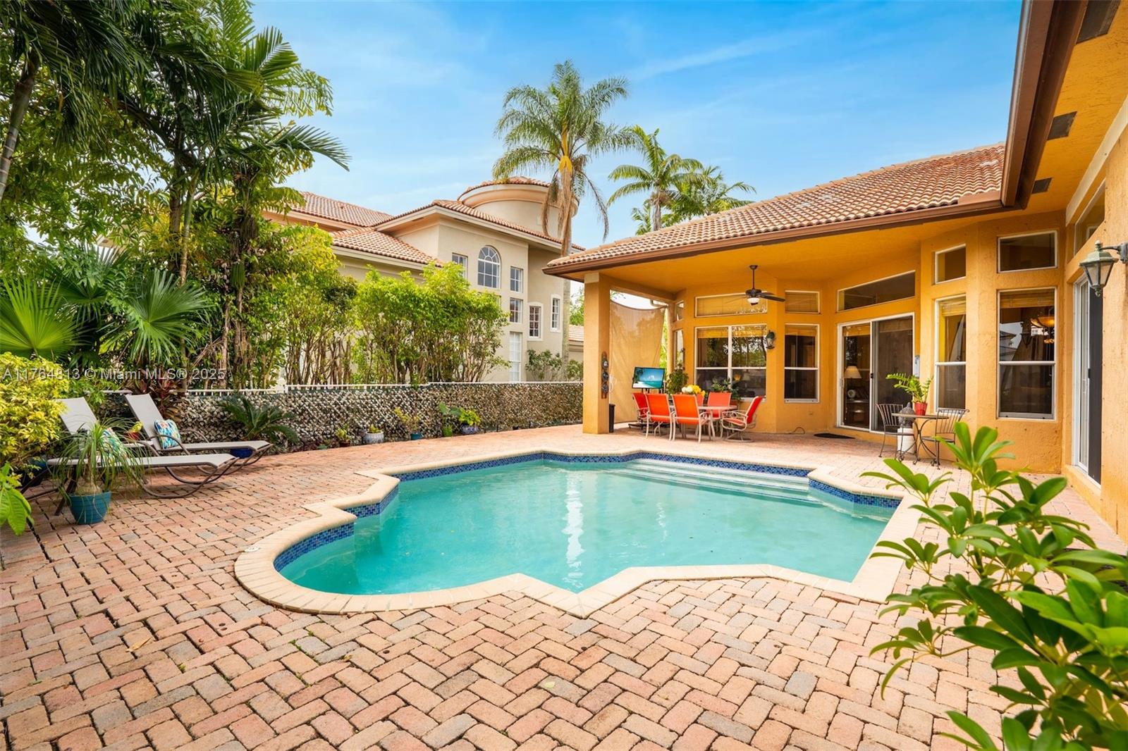 GRAND ISLE AT SUNSET LAKES - Residential
