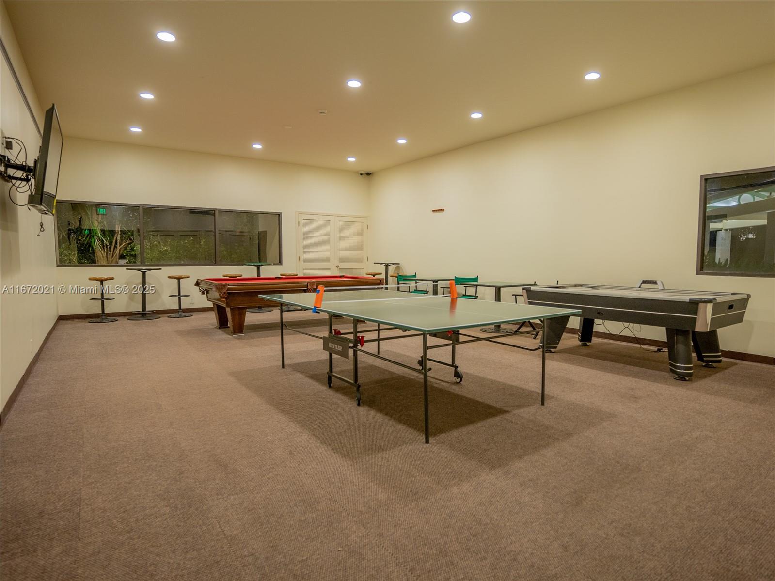 THE EMERALDBAY KEY COLONY - Residential Lease