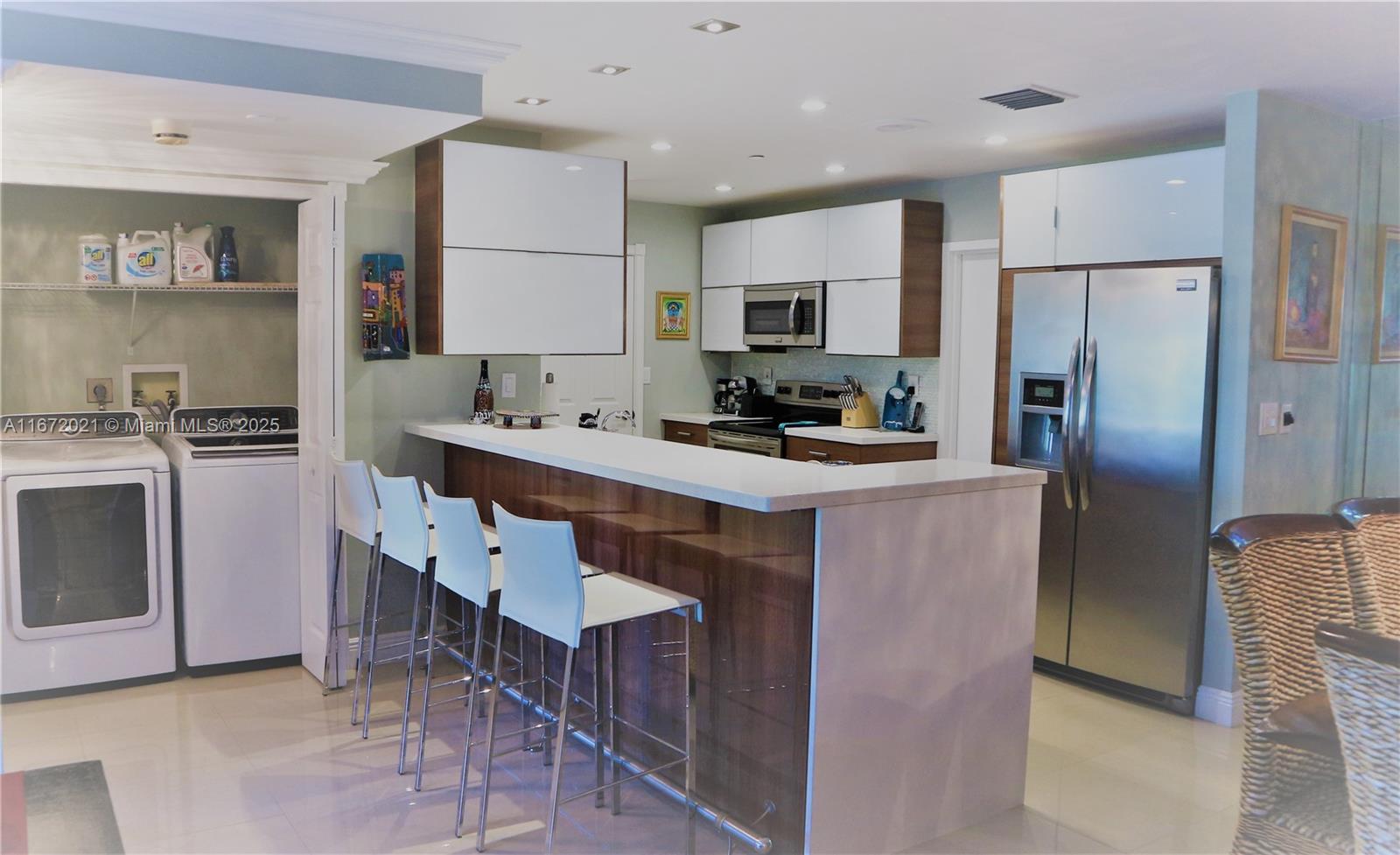 THE EMERALDBAY KEY COLONY - Residential Lease