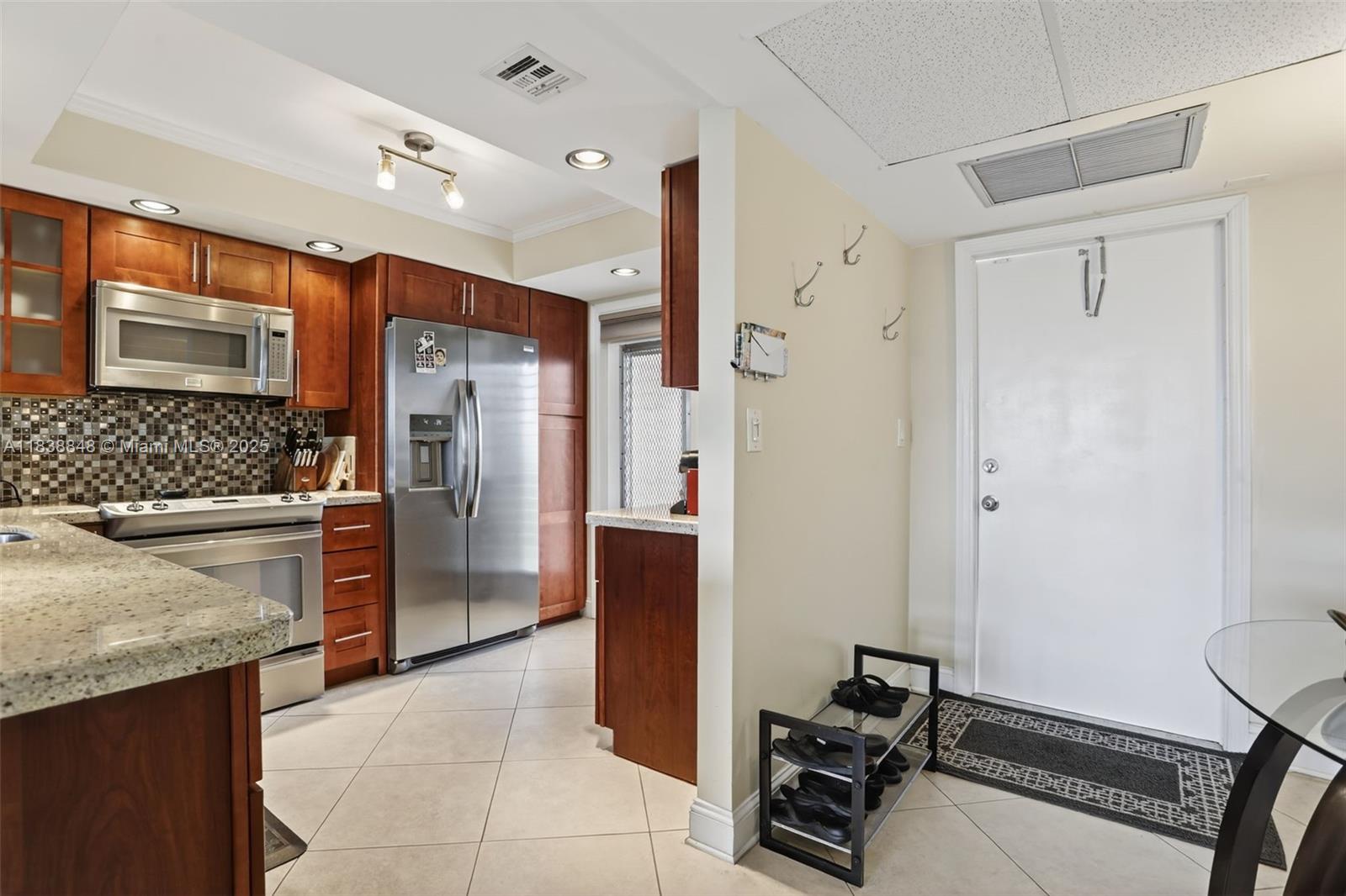 2901 S Palm Aire Dr 608