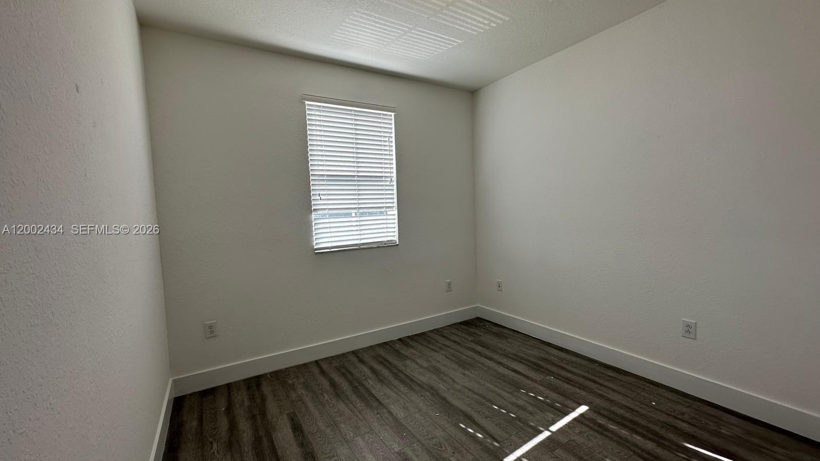 ISLANDS AT DORAL - Residential Lease