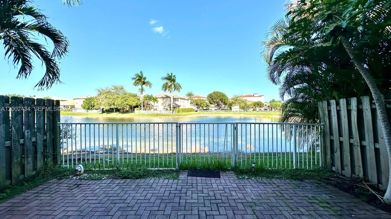 ISLANDS AT DORAL - Residential Lease