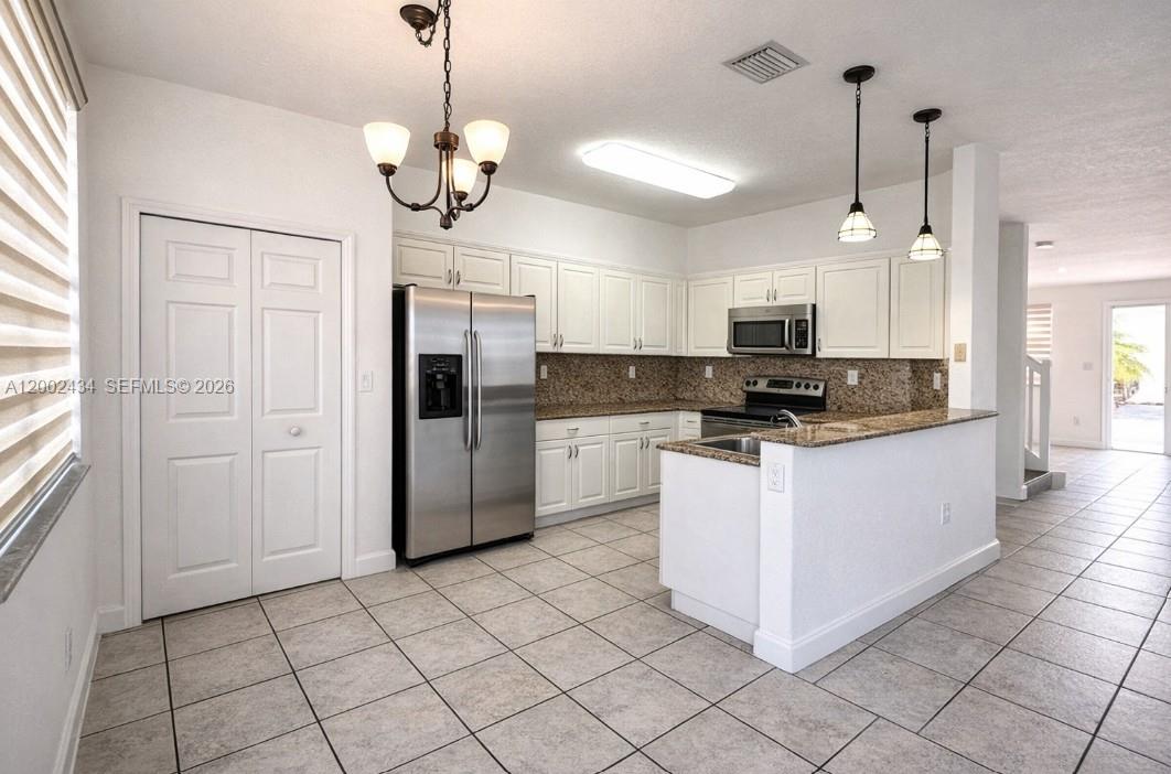 ISLANDS AT DORAL - Residential Lease