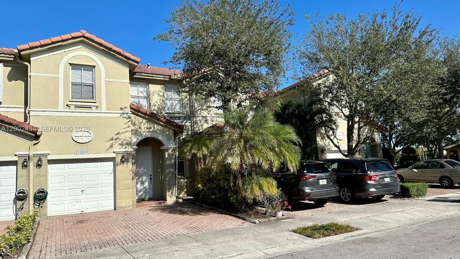 ISLANDS AT DORAL - Residential Lease