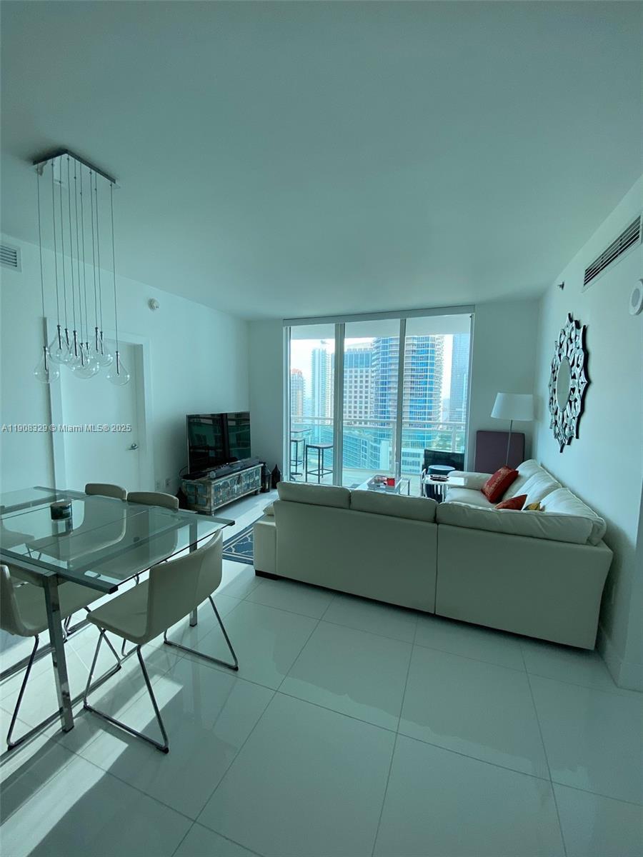 THE PLAZA 851 BRICKELL CO - Residential