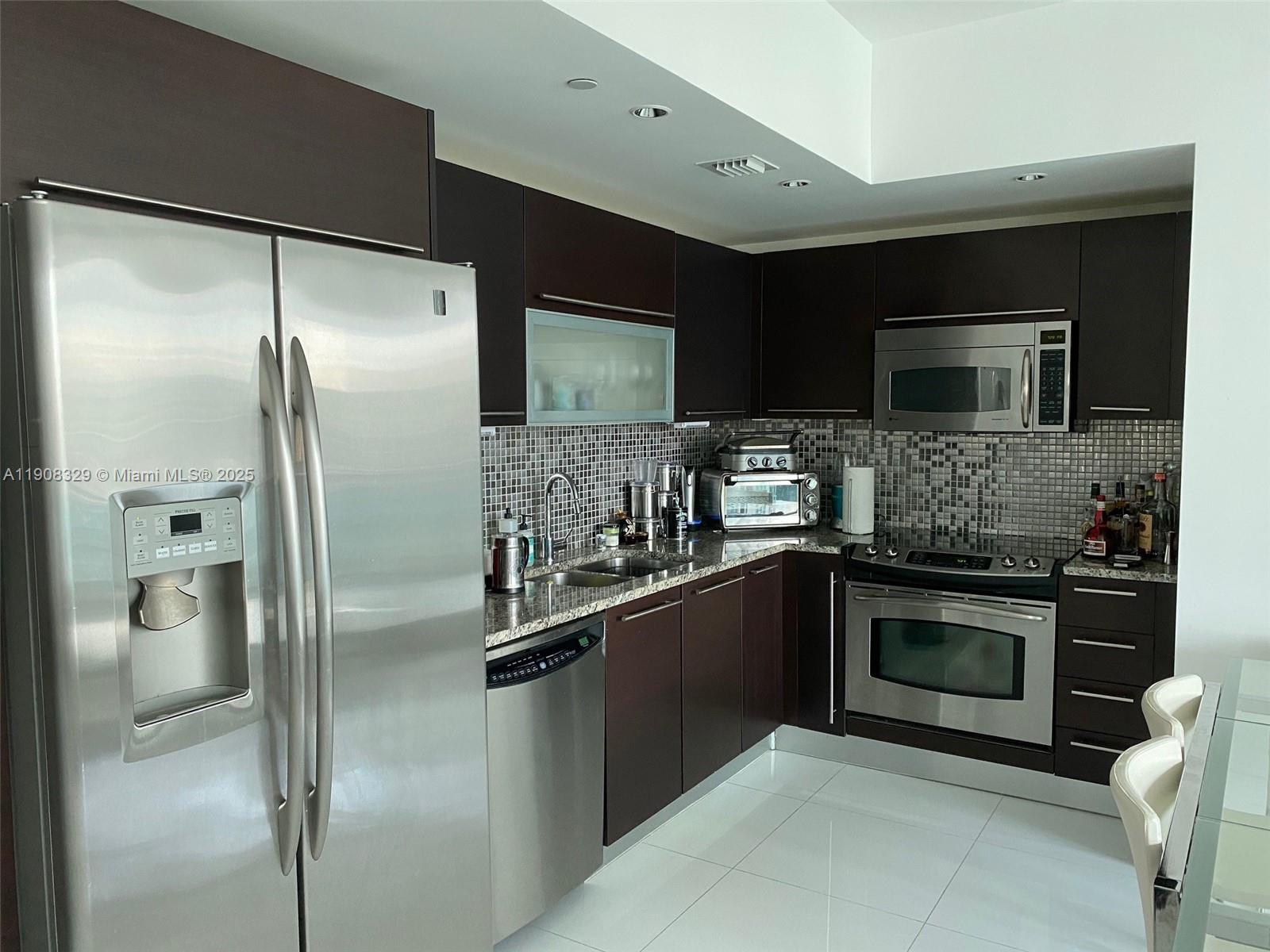 THE PLAZA 851 BRICKELL CO - Residential