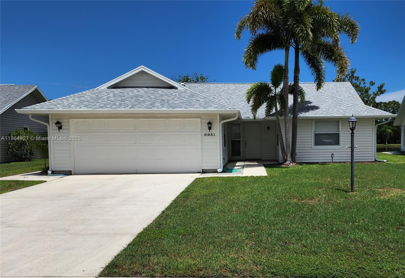 This light and bright 3-bedroom, 2-bath home with peaceful setting on the lake is located in the 55+ Community of Duckwood. Upgrades for the home include beautiful porcelain tile throughout, freshly painted, and newly remodeled kitchen and baths. Roof was replaced with architectural shingles 2024. This community with low HOA fees has many amenities including large clubhouse, community pool, multi-purpose trail, sidewalks, and a woodworking shop.
