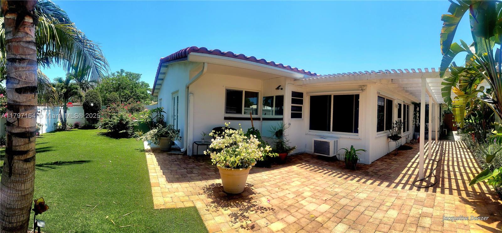 LIGHTHOUSE MANOR - Residential Lease