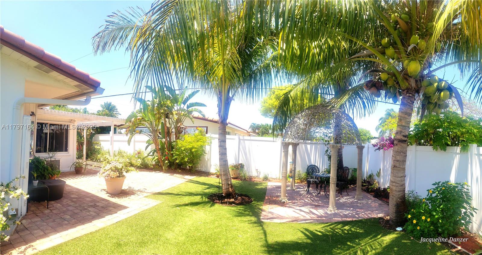 LIGHTHOUSE MANOR - Residential Lease