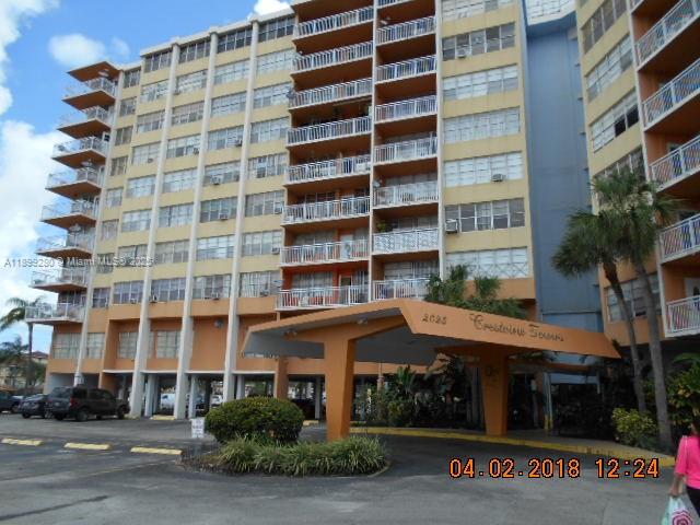 BREATHTAKING WATER VIEW! BEAUTIFUL CORNER UNIT!
GREAT INVESTMENT PROPERTY – 2 BEDROOMS, 2 BATHS PLUS DEN. EXCELLENT LOCATION NEAR AVENTURA MALL, BISCAYNE BLVD & PUBLIC TRANSPORTATION. STUNNING CANAL VIEW, CENTRAL A/C, TILED FLOORS, WALK-IN CLOSETS. MONTHLY ASSOCIATION INCLUDES INSURANCE, WATER, TRASH, COMMON AREA ELECTRICITY, POOL, GYM, SECURITY CAMERAS, & CLUBHOUSE.
BUILDING RECENTLY REOPENED AND UNDERGOING GENERAL IMPROVEMENTS; COMMON AREAS & AMENITIES NOT YET AVAILABLE. INCLUDES ONE ASSIGNED COVERED PARKING SPACE. THE BALCONY IS TEMPORARILY CLOSED.
PERFECT FOR INVESTORS LOOKING FOR VALUE APPRECIATION OR A READY-TO-RENT UNIT.