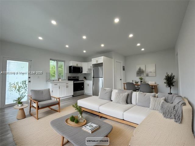 ISLE OF NORMANDY MIAMI VI - Residential Lease