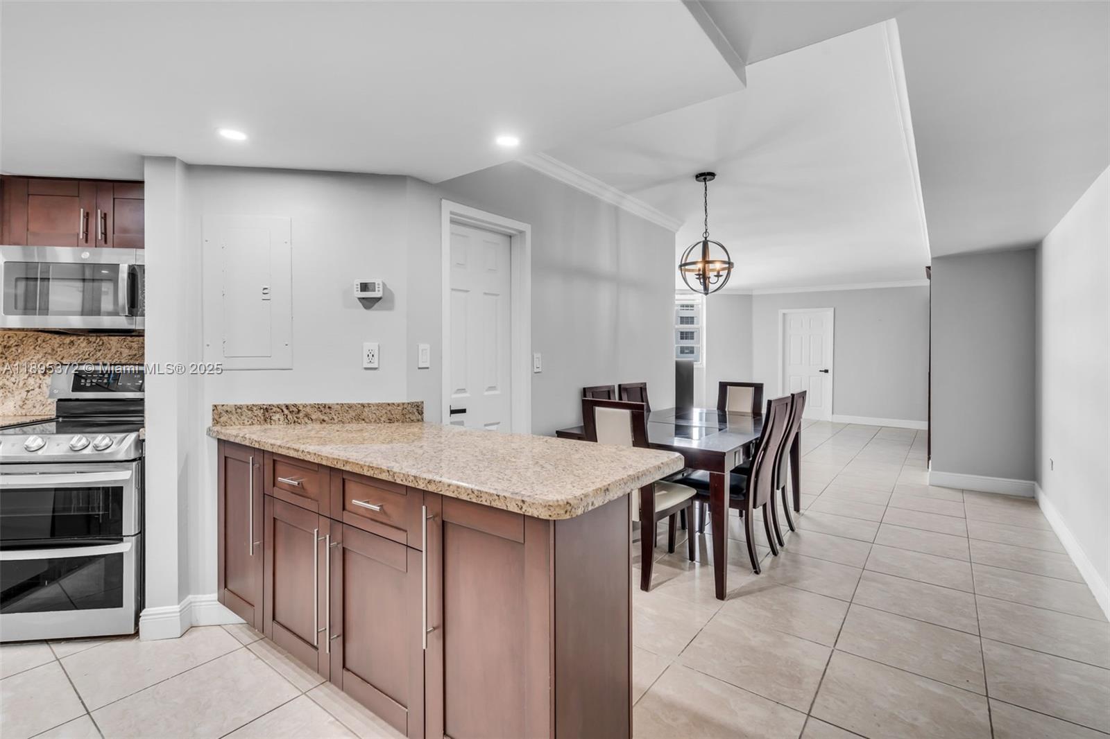 999 Brickell Bay Dr 1005