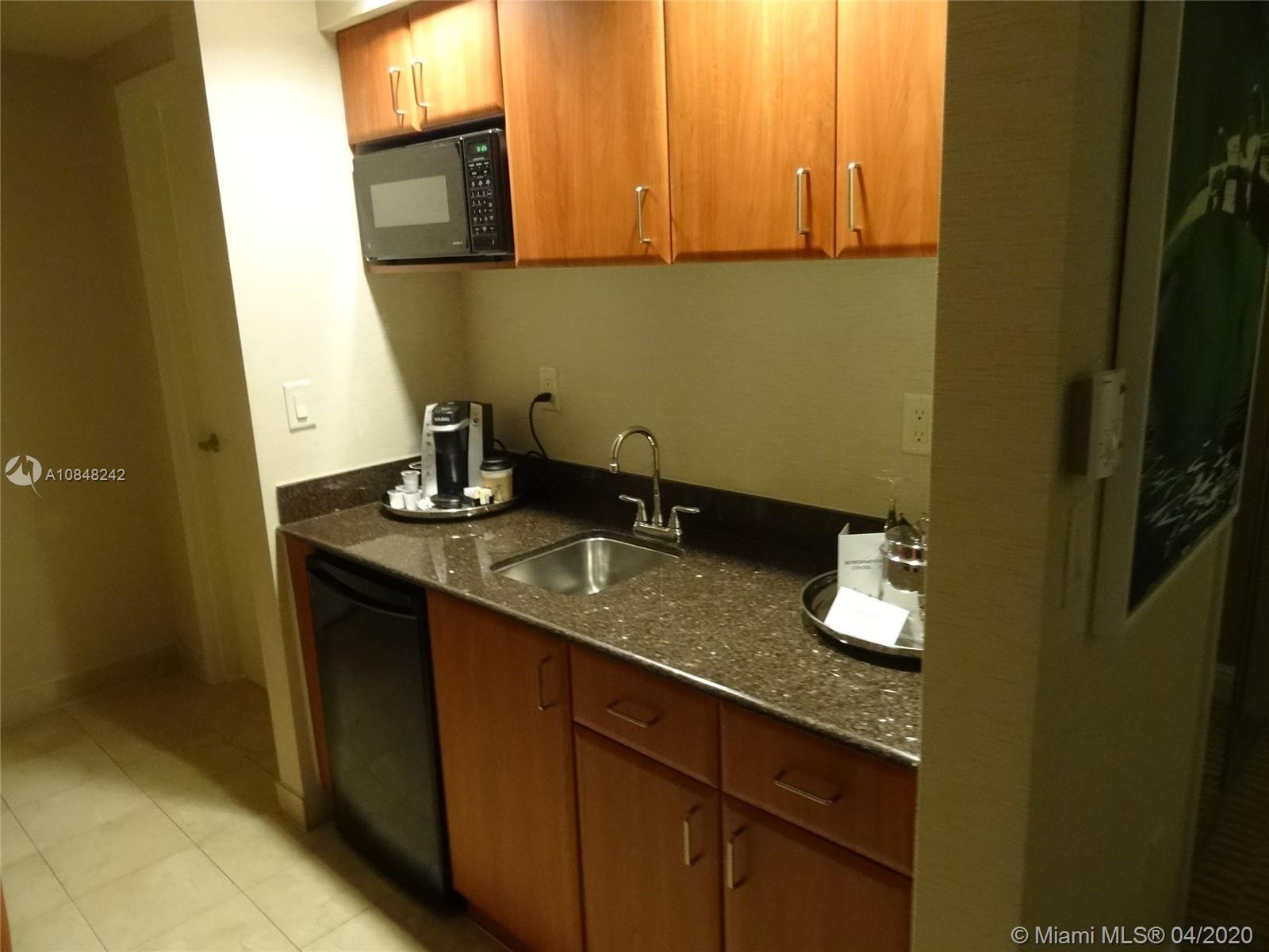 TRUMP INTERNATIONAL SONES - Residential