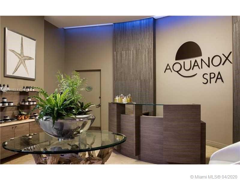 TRUMP INTERNATIONAL SONES - Residential