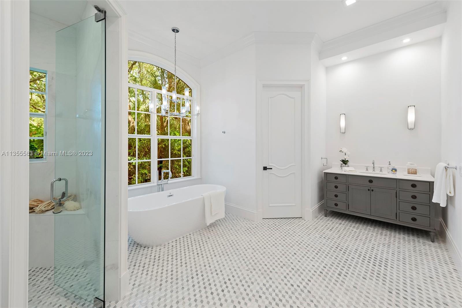 HELMS COUNTRY ESTATES RE- - Residential