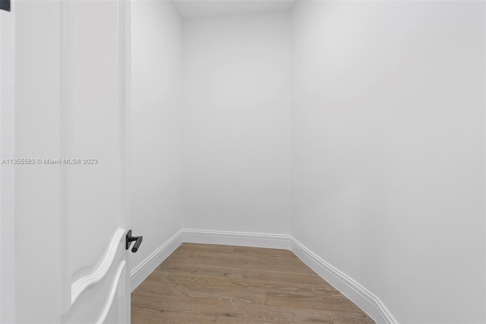 HELMS COUNTRY ESTATES RE- - Residential