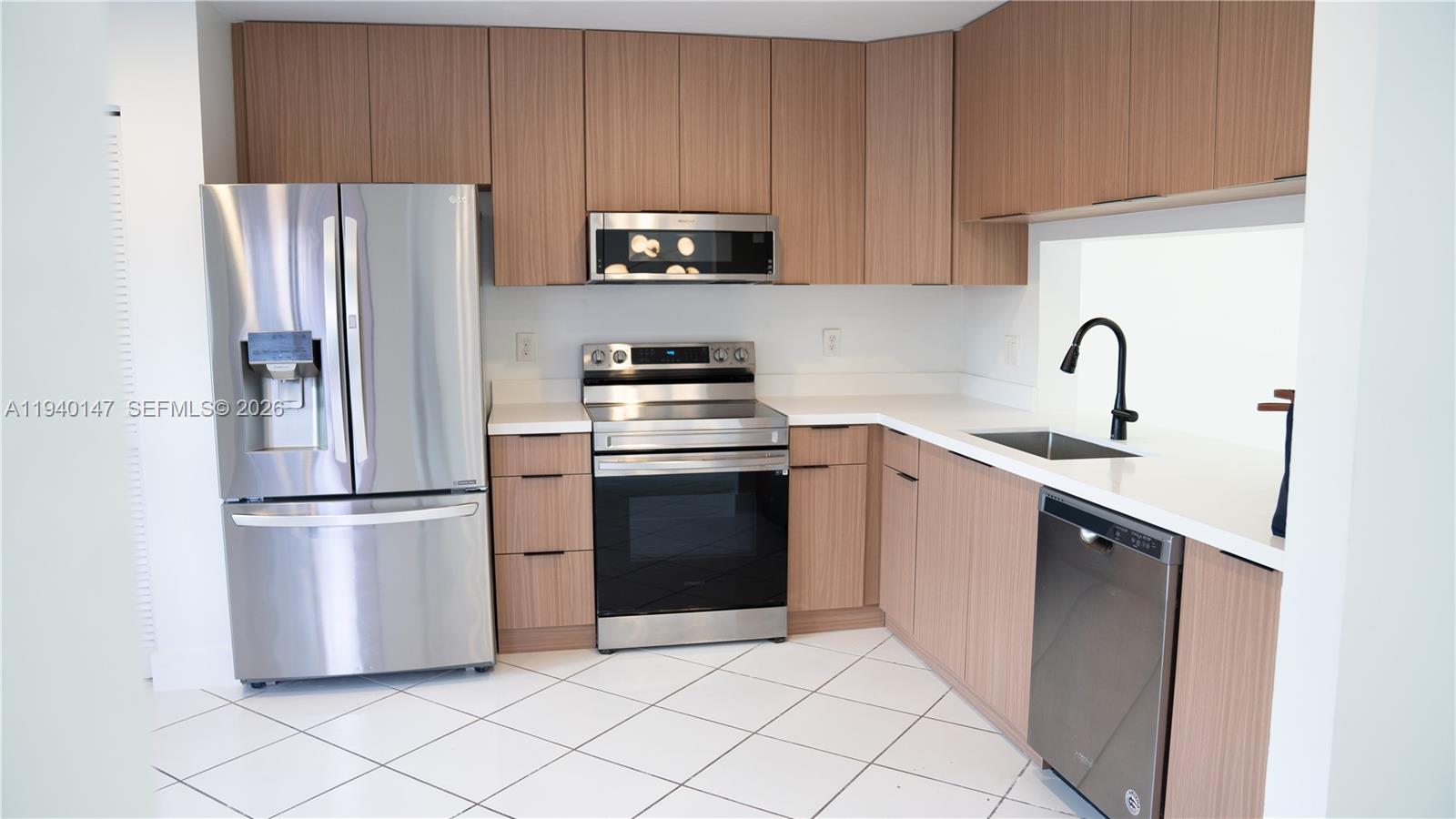 TOWNHOMES OF LA JOLLA - Residential