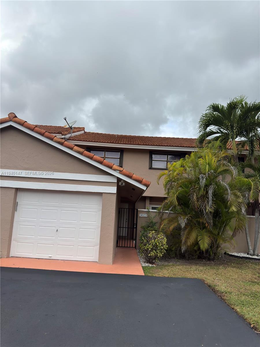 TOWNHOMES OF LA JOLLA - Residential