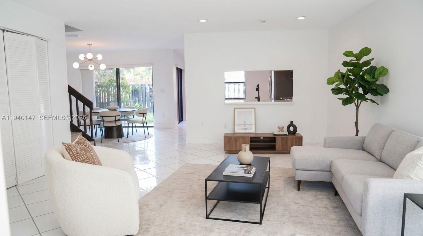 TOWNHOMES OF LA JOLLA - Residential