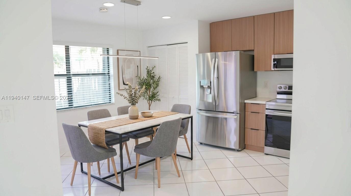 TOWNHOMES OF LA JOLLA - Residential