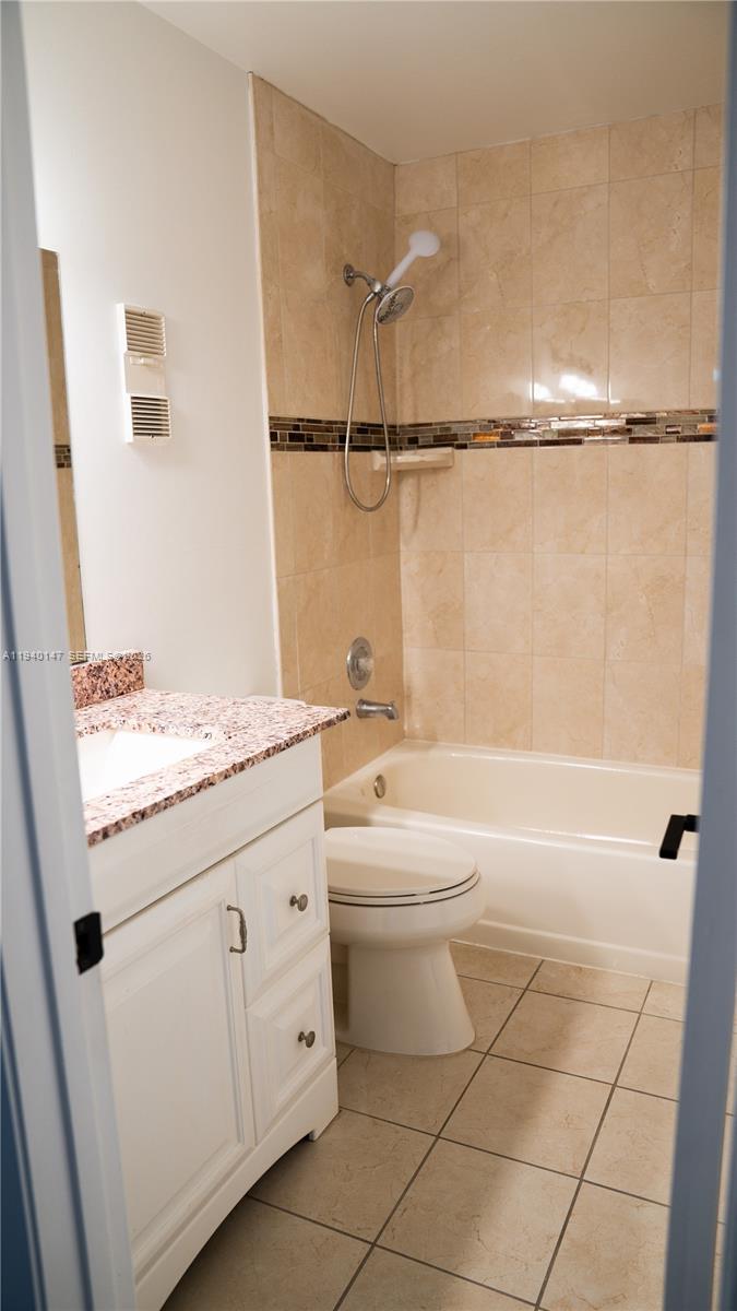 TOWNHOMES OF LA JOLLA - Residential