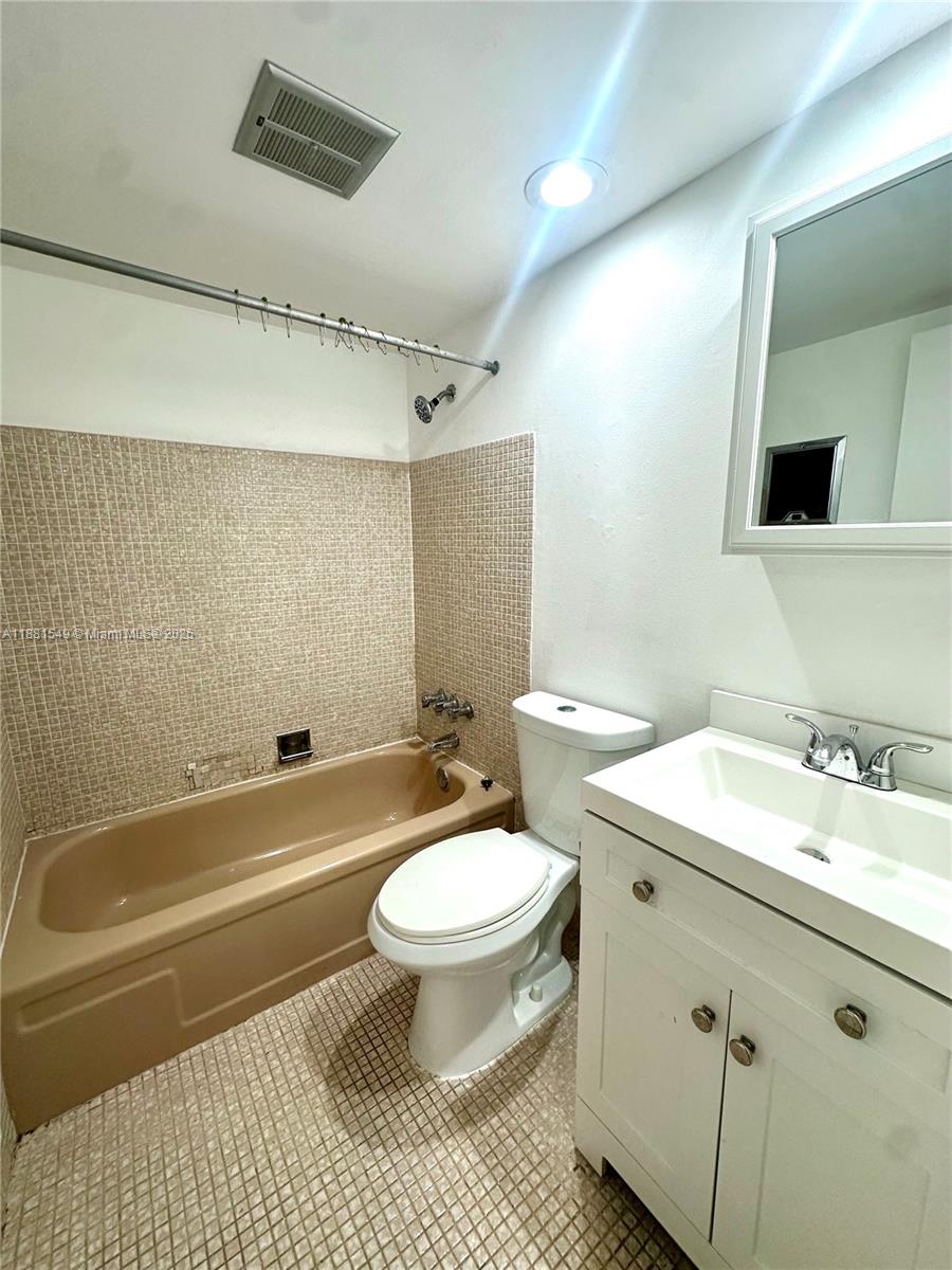 PARADISE BY THE SEA CONDO - Residential Lease