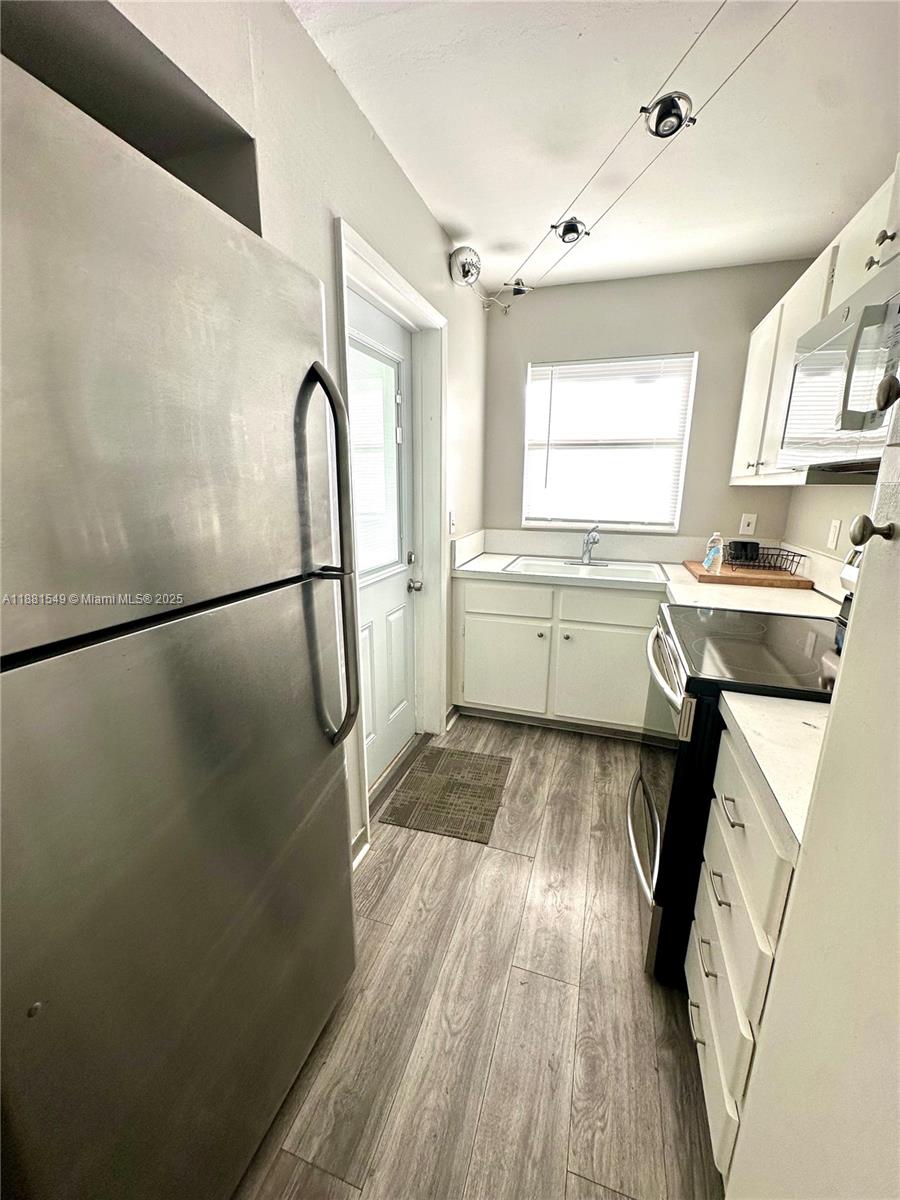 PARADISE BY THE SEA CONDO - Residential Lease