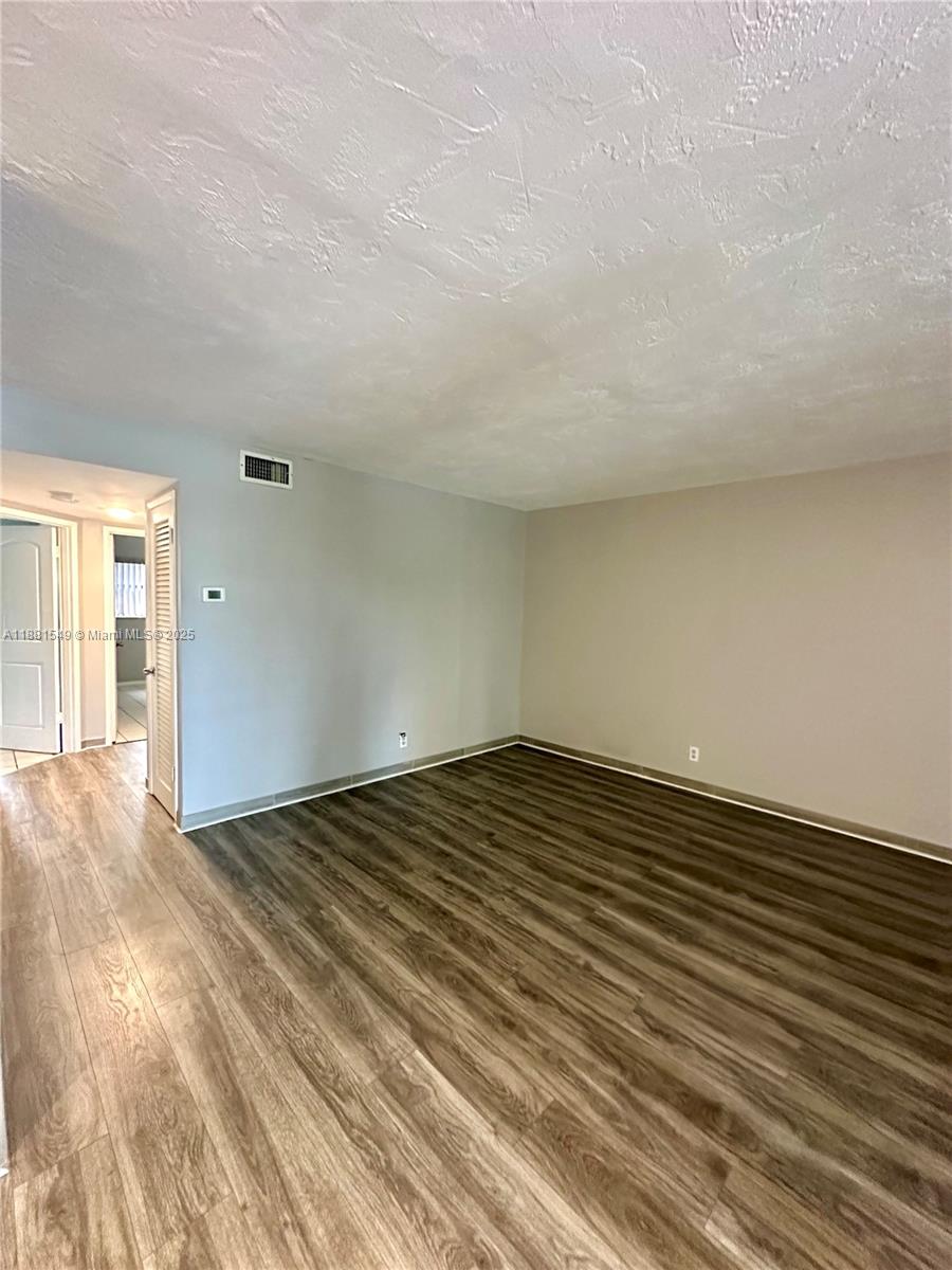 PARADISE BY THE SEA CONDO - Residential Lease