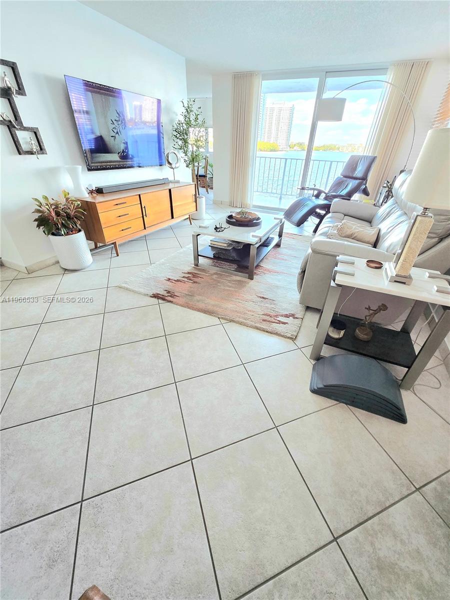 16546 NE 26th Ave 2B