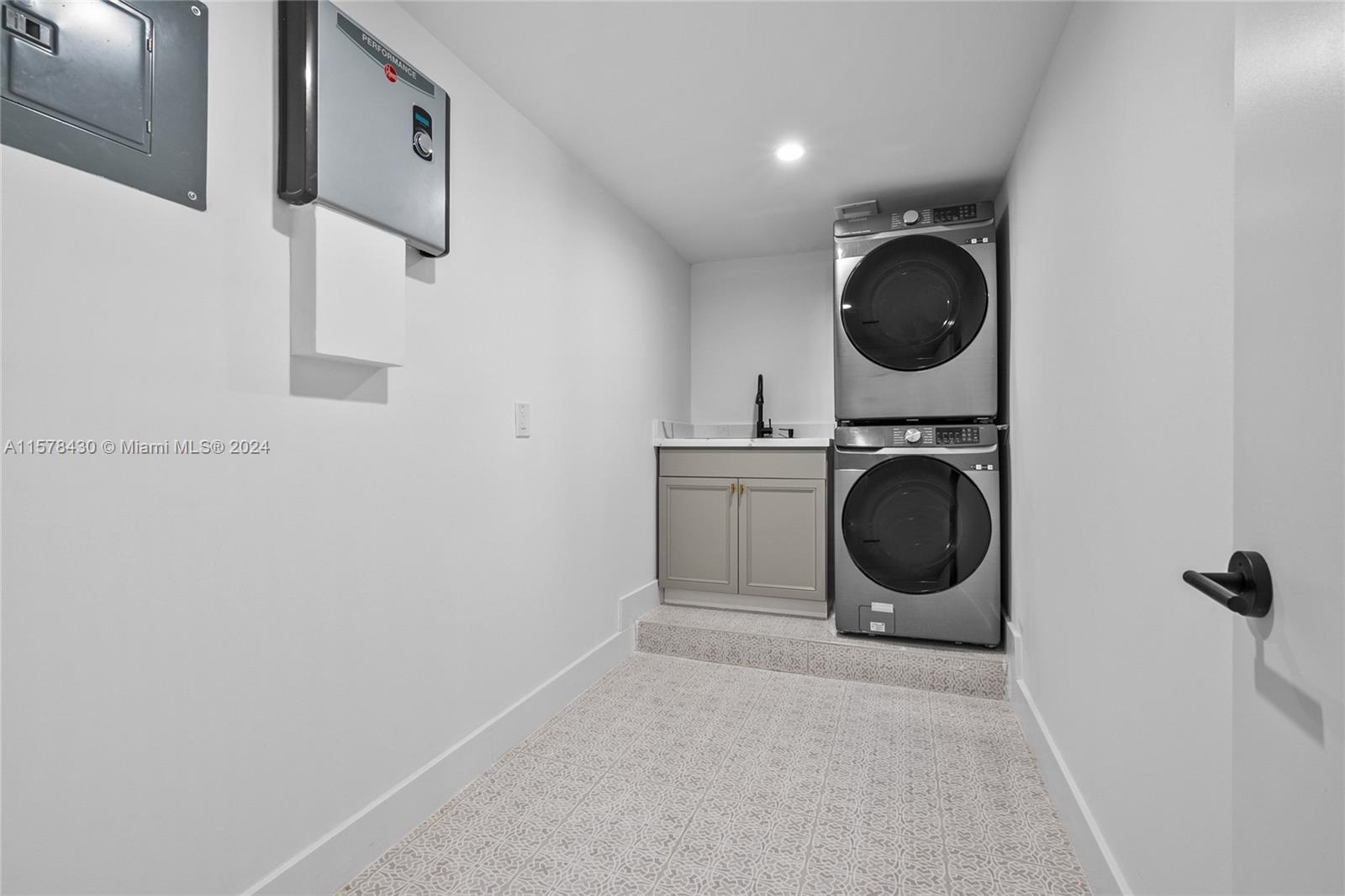 SUNILAND ESTATES - Residential