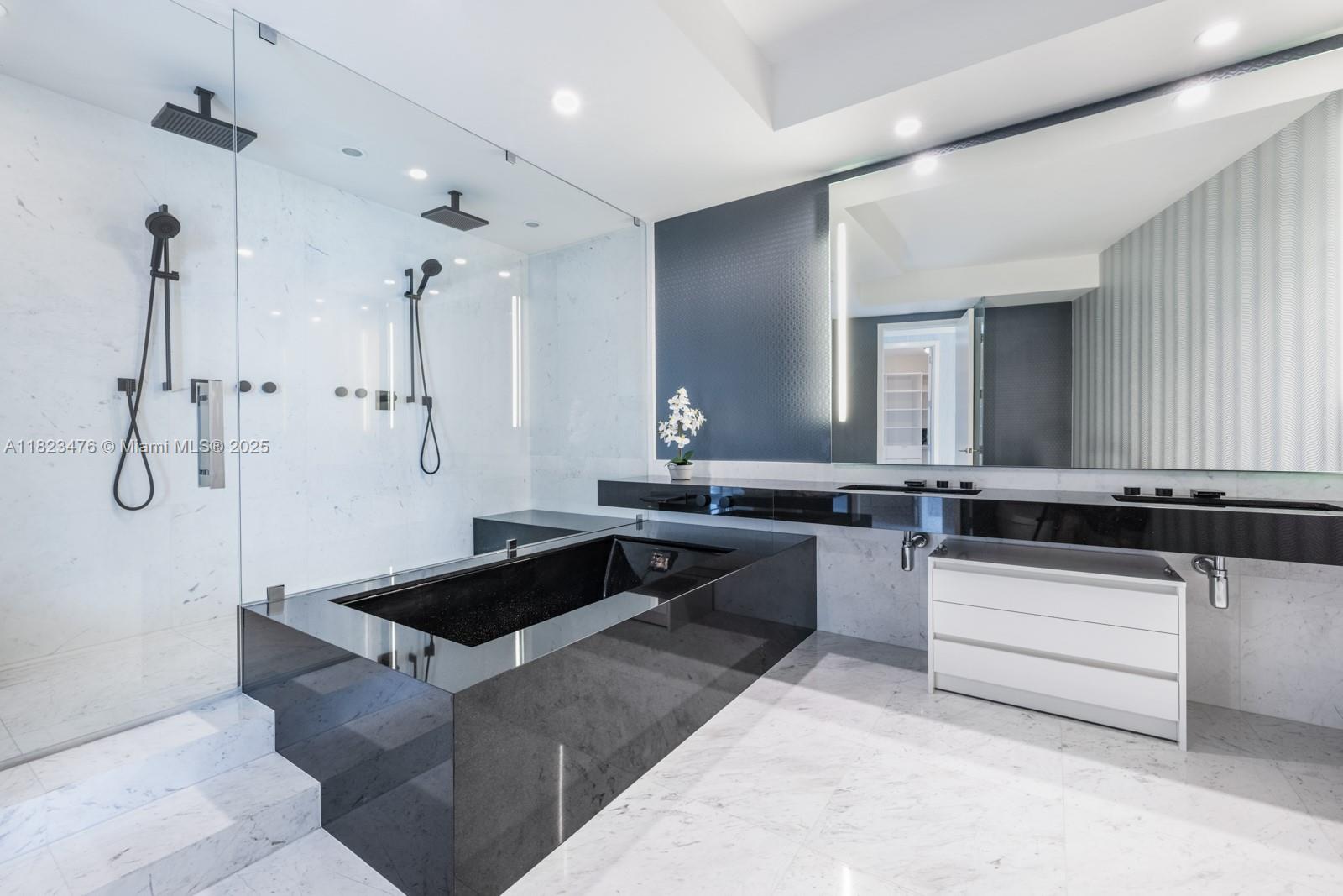 18555 COLLINS AVENUE COND - Residential