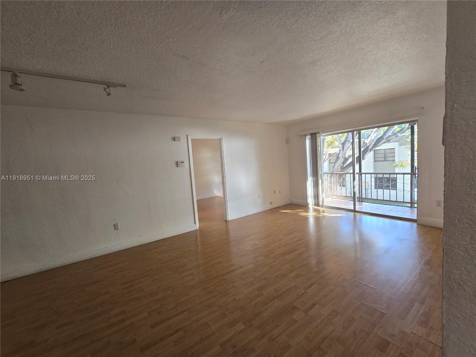 VENETIAN PALMS CONDO - Residential Lease