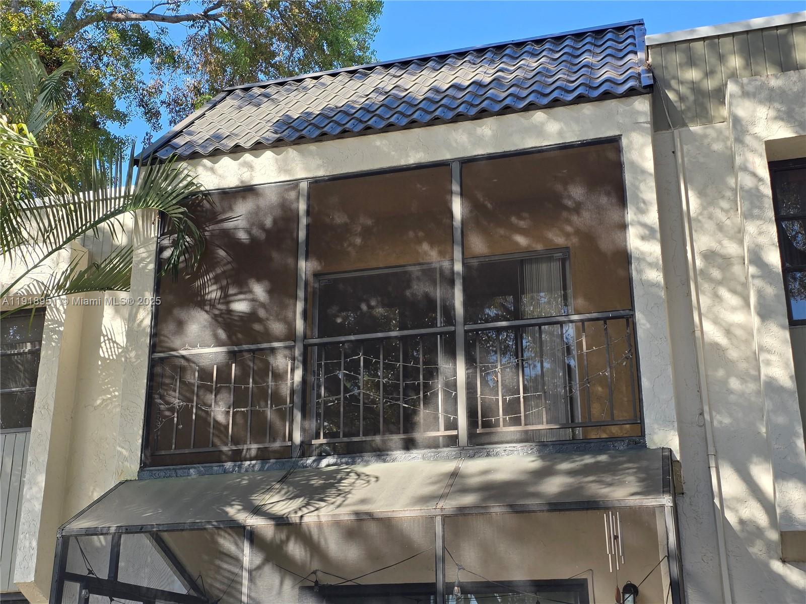 VENETIAN PALMS CONDO - Residential Lease