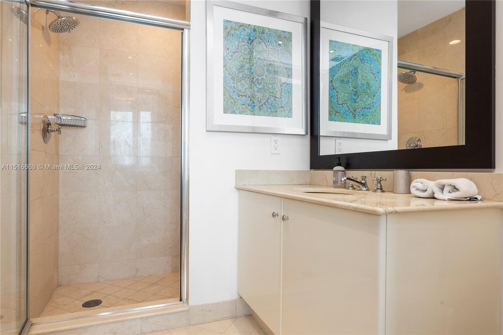 CONTINUUM ON SOUTH BEACH - Residential