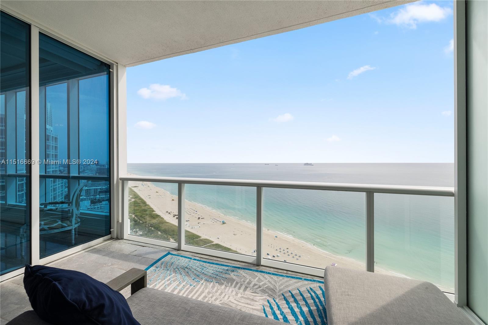 CONTINUUM ON SOUTH BEACH - Residential
