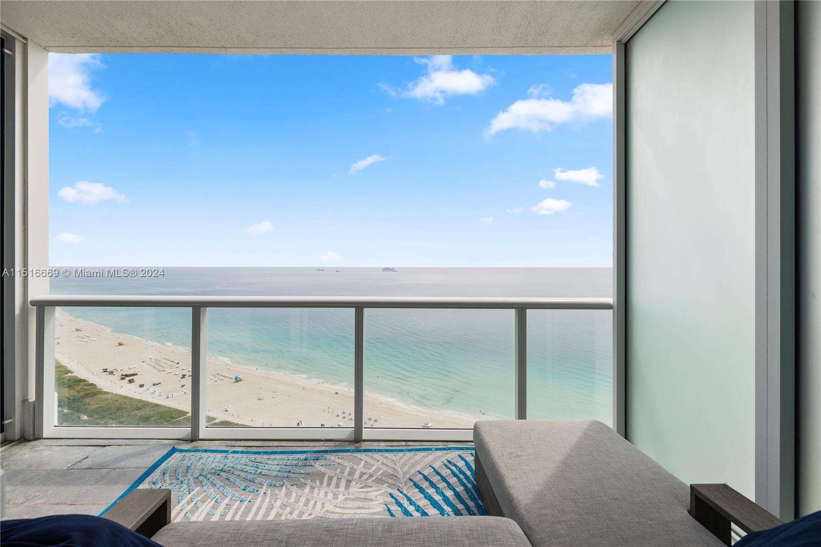 CONTINUUM ON SOUTH BEACH - Residential