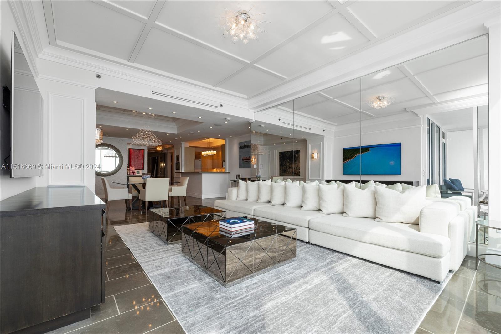 CONTINUUM ON SOUTH BEACH - Residential