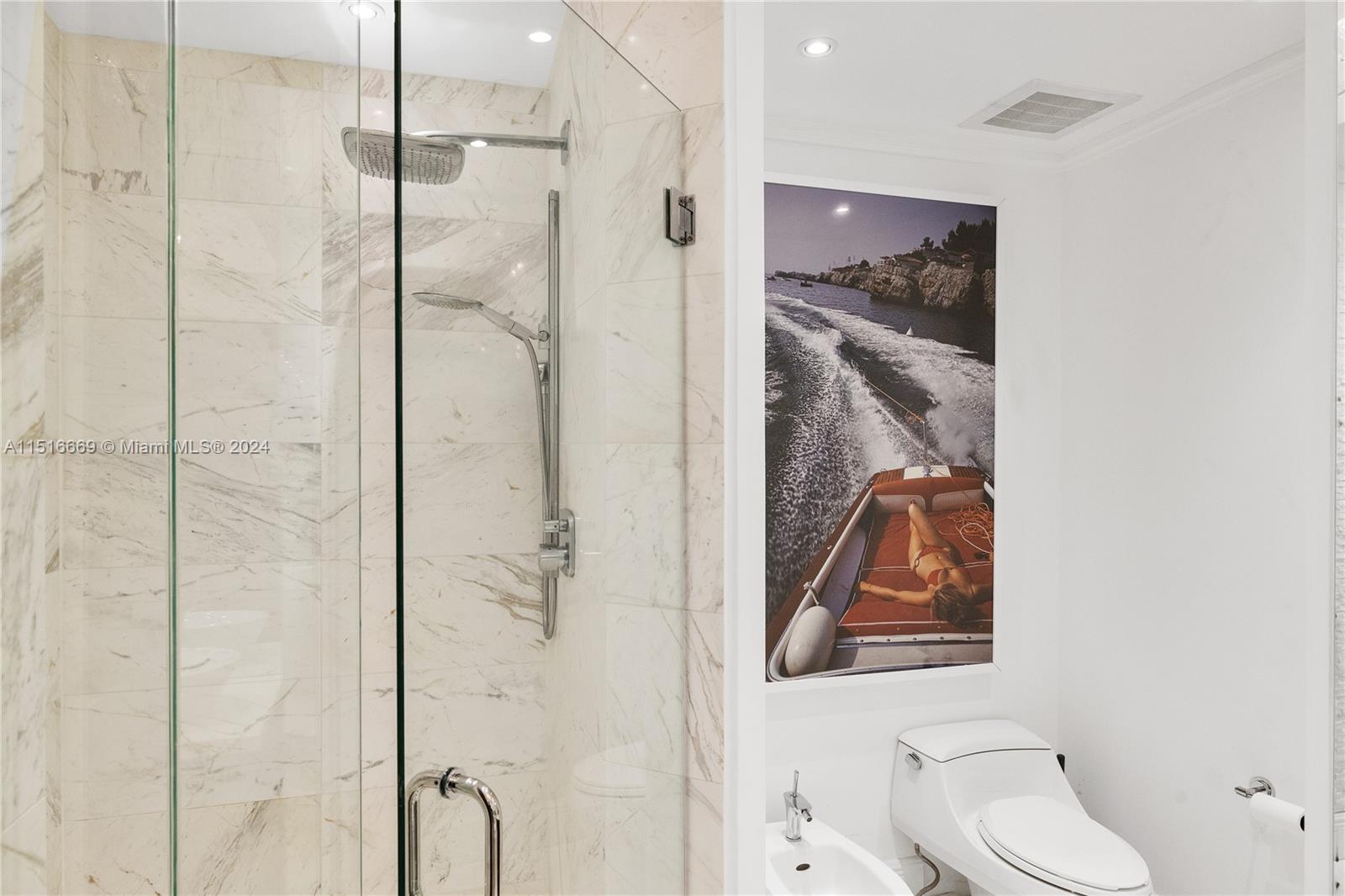 CONTINUUM ON SOUTH BEACH - Residential