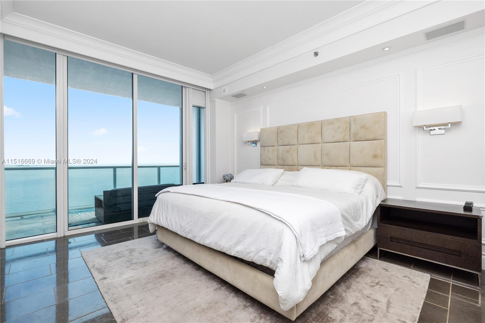 CONTINUUM ON SOUTH BEACH - Residential