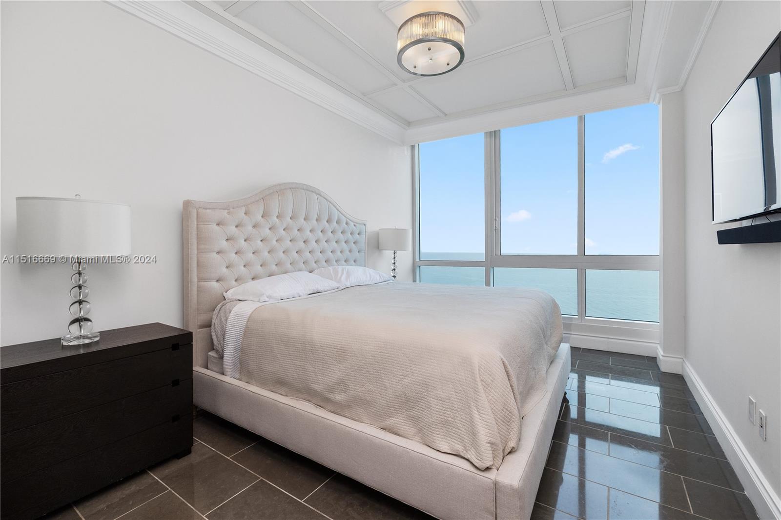 CONTINUUM ON SOUTH BEACH - Residential