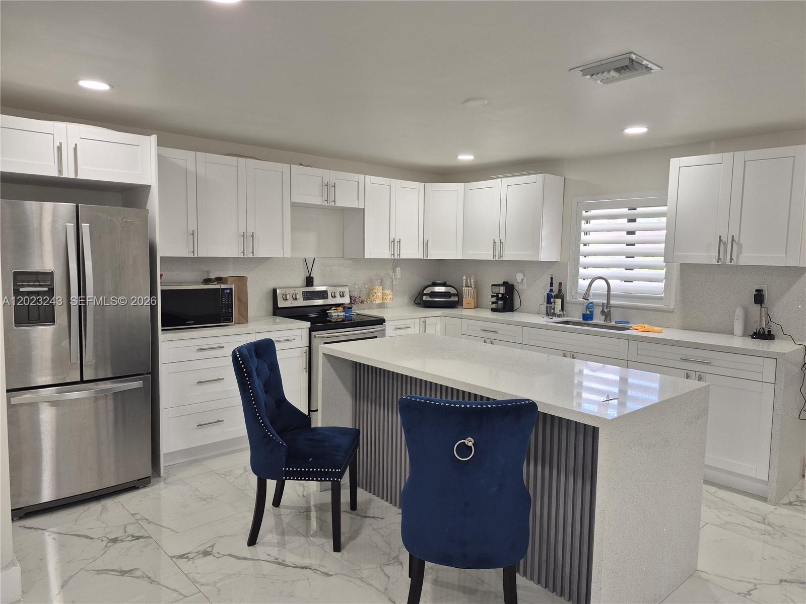 FRIEDLAND MANOR - Residential