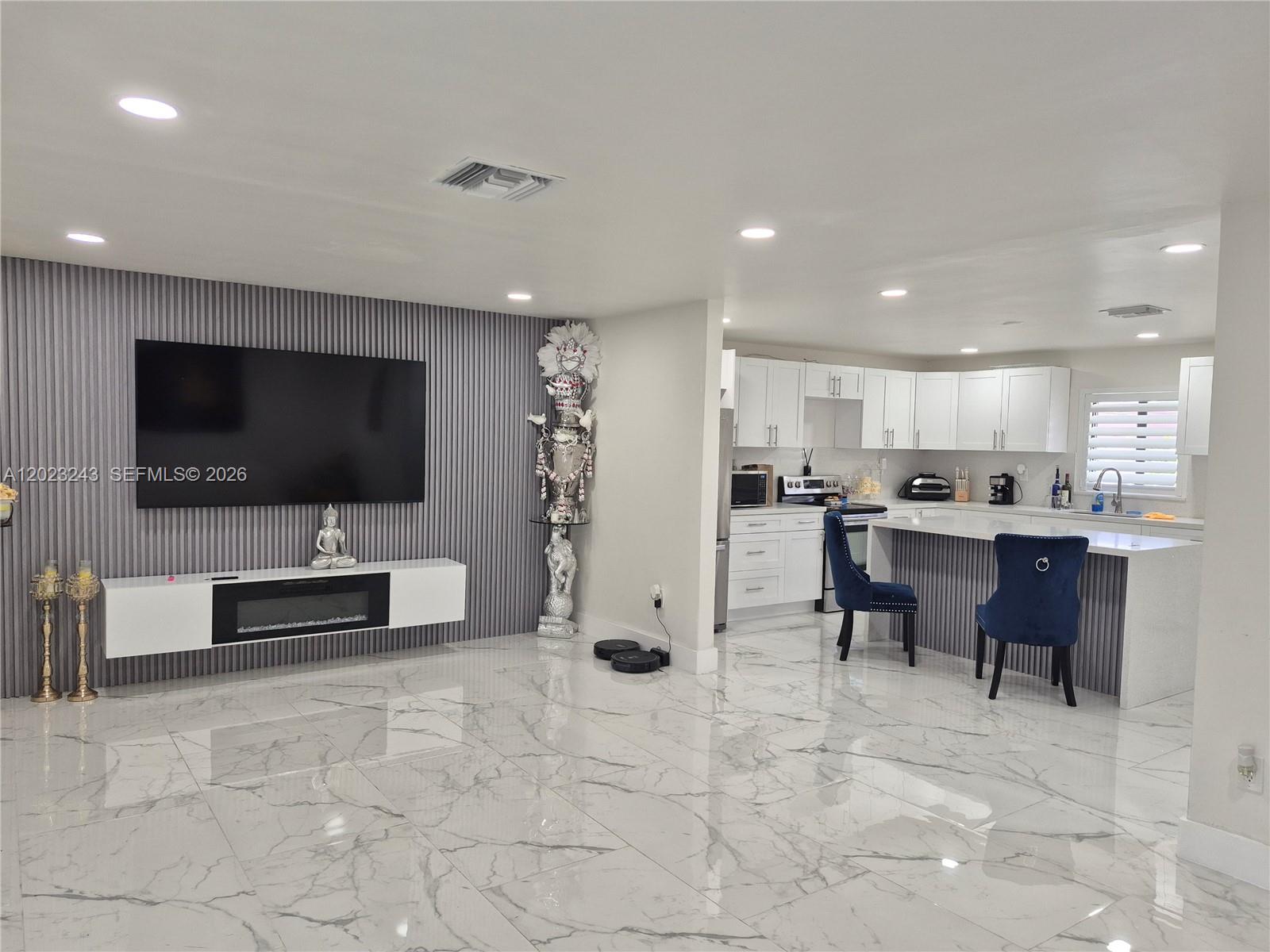 FRIEDLAND MANOR - Residential