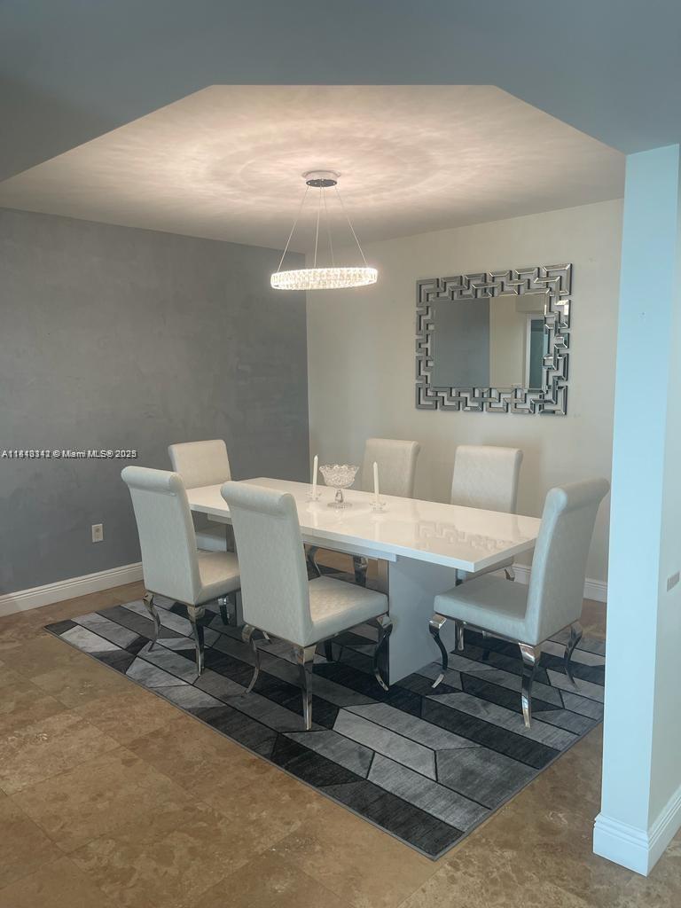 16500 Collins Ave 652
